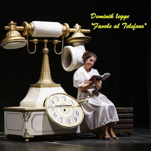 Dominik legge Favole al Telefono