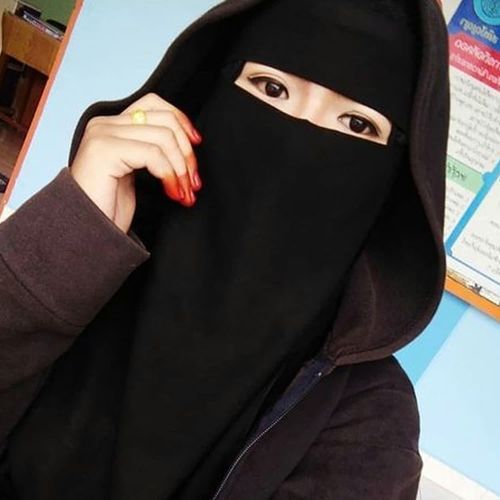 Are Hajiyo Tum Haram Ja Rahe Ho