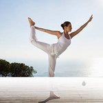 Entrée d’ambiance Claire pour aligner votre pratique de Dvasanta