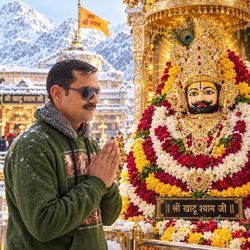 आपा चल्या श्याम बाब क by Raazpayal