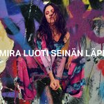Seinän läpi