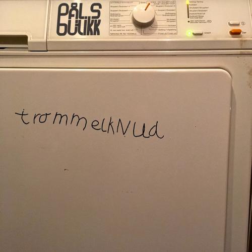 Trommelknud (feat. Melina Oz) cover art
