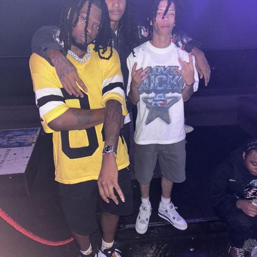 All Black Fin (feat. Da1topnoch)