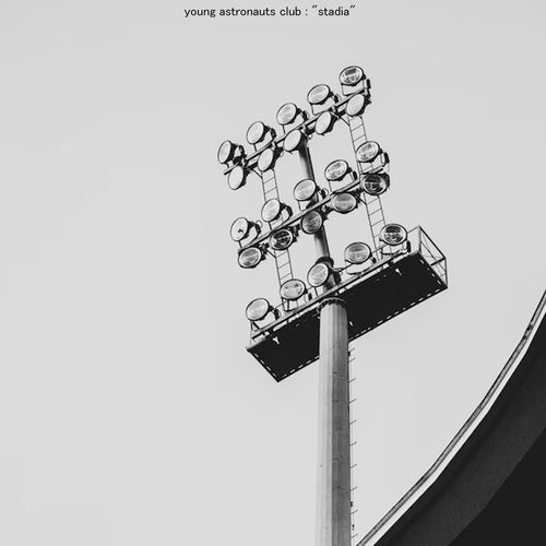 Live Phrom Tha Surface Ov Tha Moon