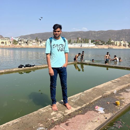 मेहमा�न रंग ल्यालगी दुनिया प मत दे ध्यान
