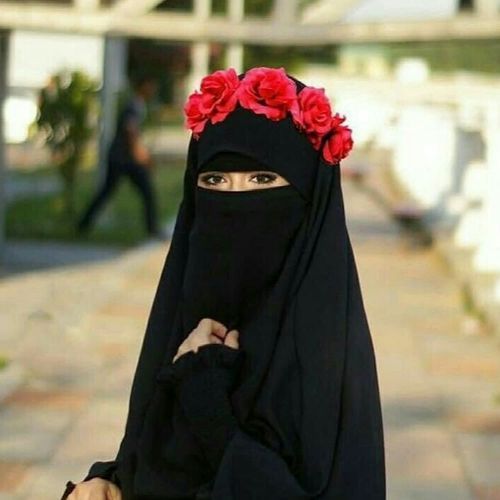 Be Haya Mat Bano Aye Meri Behno