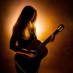 Flujo De Guitarra: Melodías Para La Meditación