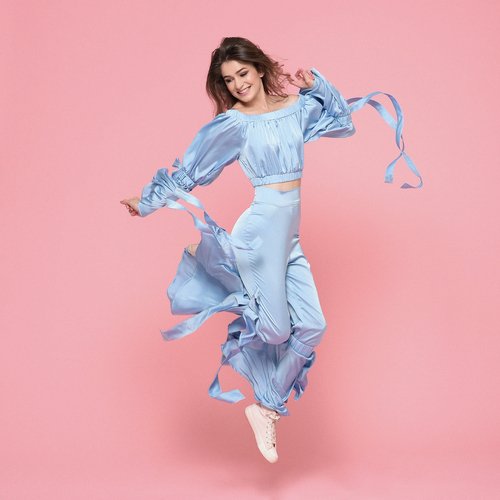 Digni ruke sve do neba (album za djecu i mlade)