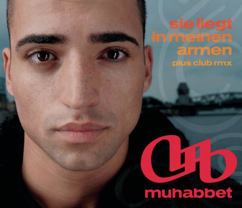 Sie liegt in meinen Armen