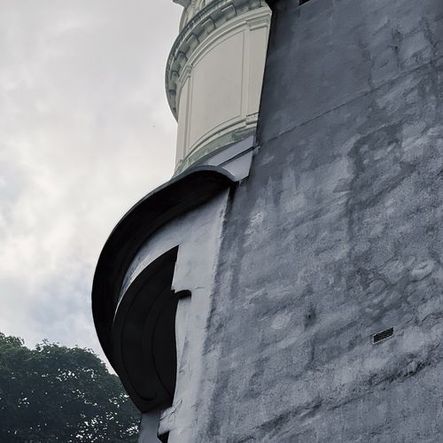 Discreet planet (To dub you) cover art