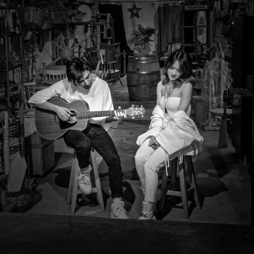 Bi&#039; Gitar Bi&#039; Vokal