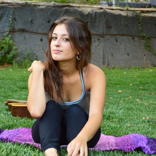 Abril cover art
