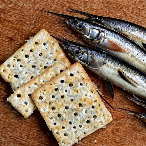 CRACKERS AND SARDINES