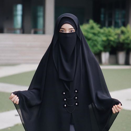 Aye Meri Behno Tum Apni Hifazat Karo