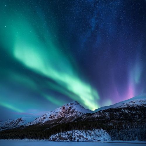 Ecos Reconfortantes: Música Para La Relajación Nocturna