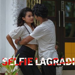 Selfie Lagradi-IgEnBAQDRwo