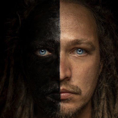 Tombola (feat. Claver Gold) cover art