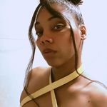 Essa preta rebola bem.