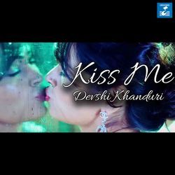 Kiss Me-QwUJBA1BXnA