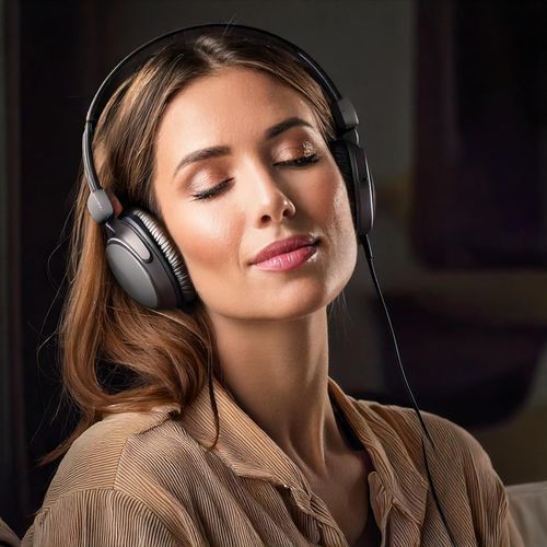 Soft Harmonies: Timeless Expressions Emerge