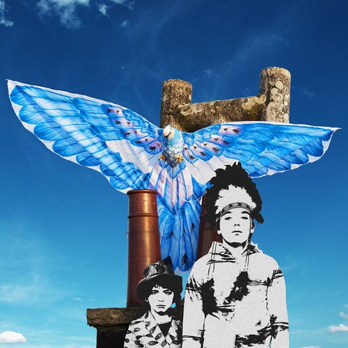 La poussière cover art