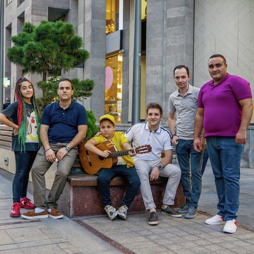 Qez sirum enq Yerevan cover art
