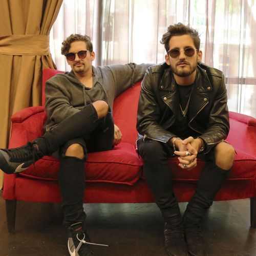 Mau y Ricky (Entrevista) cover art