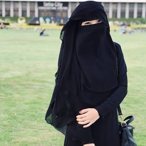 Aye Meri Ladli Parda Kar