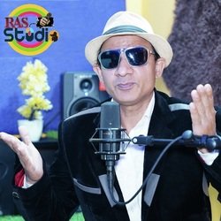 Chand Tu Hoga Haseen Mere Mehboob Sa Nahi-KDpdSxV3Y0c