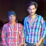 पढ़ब कद आवगी ज्यान खड़ो स्कूल क बाहर