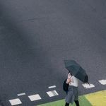 सूनी राहों में हम चले