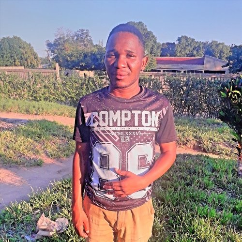 Nikombela Uni Pfuna Malume (Live) cover art