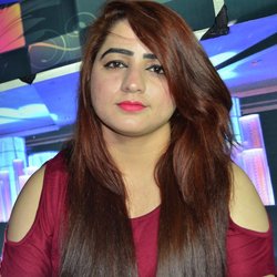 Pa Speen Makh Me Zangegi Tore Zulfe