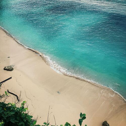 Ocean Waves Breaking over an Australian Beach_poster_image