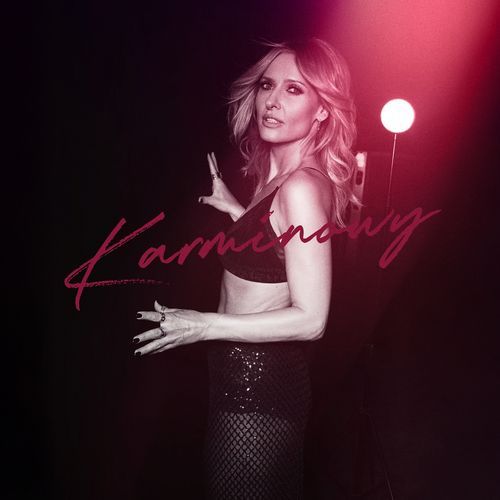 Karminowy cover art