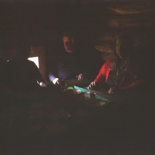 Otava katsoo ikkunasta cover art