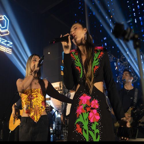 Sálvame - Tú ft. Sol Codas (En Vivo) cover art