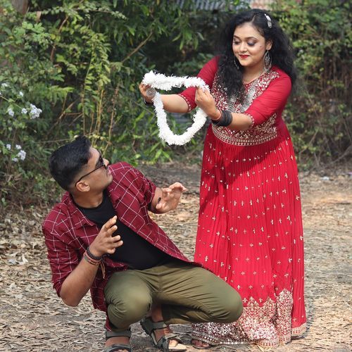 Shamla Gayer Golap Thote Dekte Hero Lage