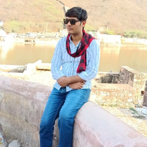 दुनिया दोगली सारी