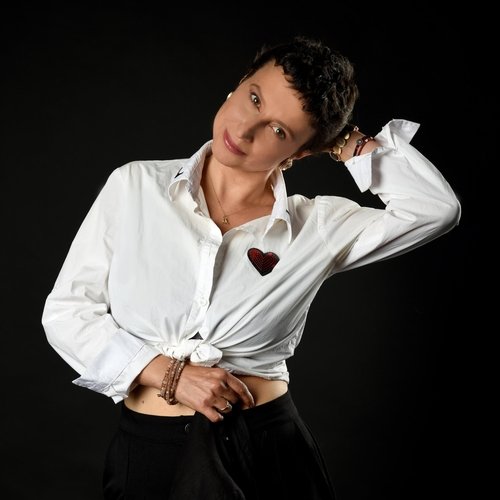 Ela Togava