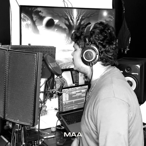 Maa