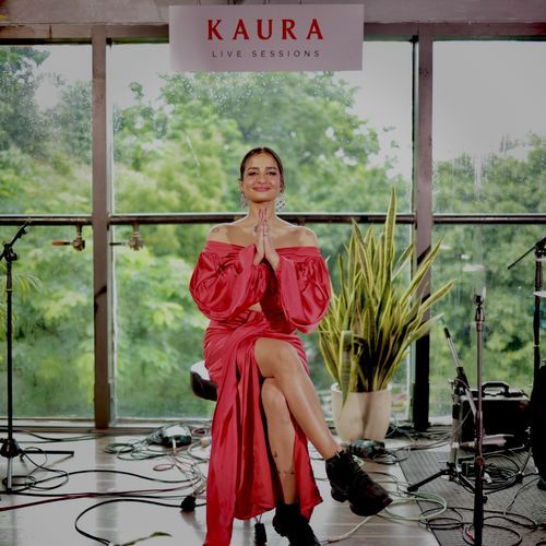 KAURA (Live)