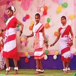 Laal Paad Sariya Pindhale Guiya Re