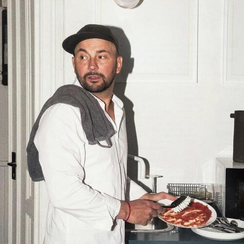 Främmande, kapitel två