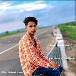 Pili Lugadi Ki Panghat Per