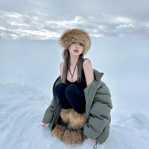BIGGER THINGS cover art