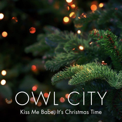 Kiss Me Babe, It&#039;s Christmas Time_poster_image