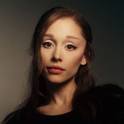 Ariana Grande profile photo