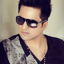  Falak Shabir