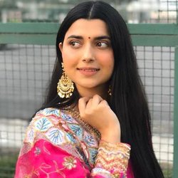  Nimrat Khaira